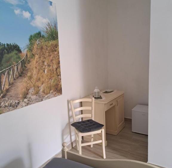 Номер Deluxe, Il Ceppo Sui Sentieri Per Amalfi
