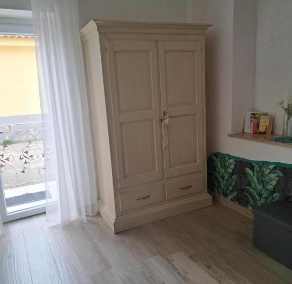 חדר דלוקס, Il Ceppo Sui Sentieri Per Amalfi