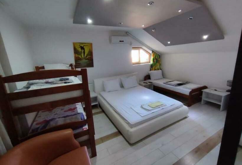 اتاق لوکس چهار تخته, Lira Excellent Nis