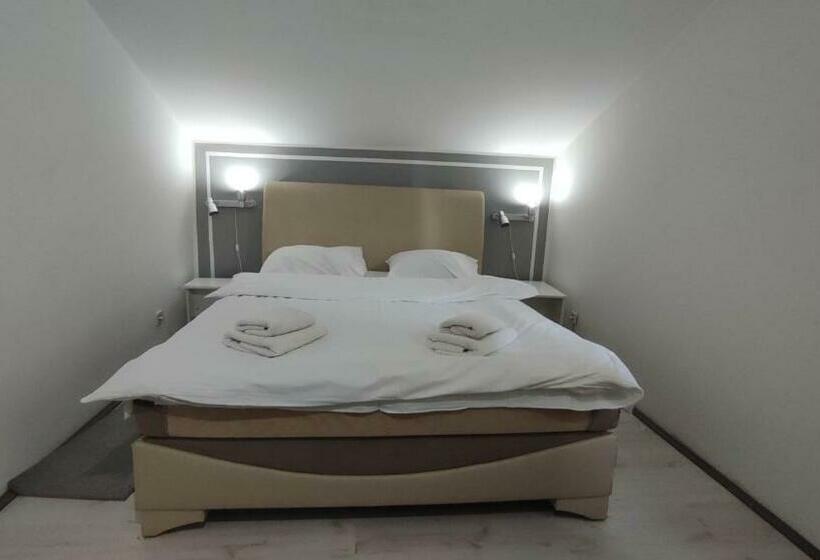 اتاق استاندارد سه نفره, Lira Excellent Nis