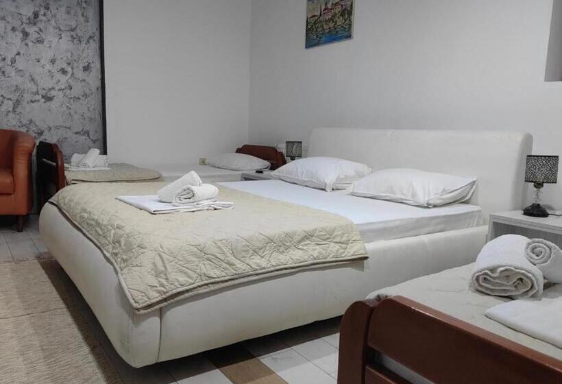 اتاق لوکس چهار تخته, Lira Excellent Nis