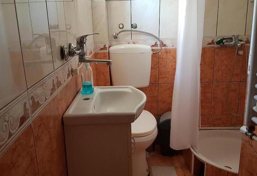 اتاق لوکس, Lira Excellent Nis