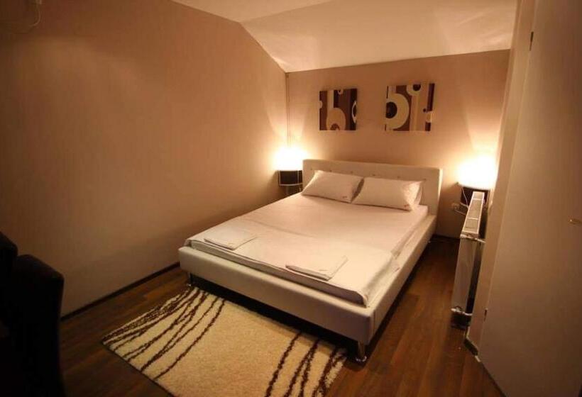 اتاق لوکس, Lira Excellent Nis