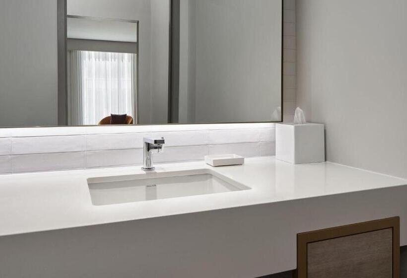 キングサイズベッドのジュニアスイート, Marriott Bethesda Downtown At Marriott Hq