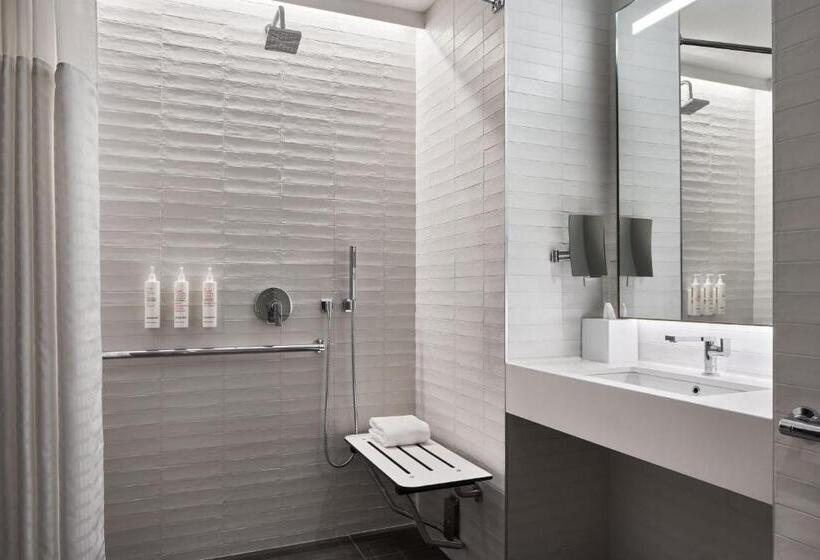 身障者適用キングサイズベッドルーム, Marriott Bethesda Downtown At Marriott Hq