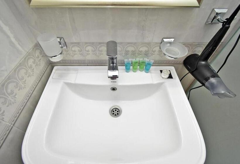 발코니 디럭스 룸, Panorama Hotel On Baghramyan Avenue