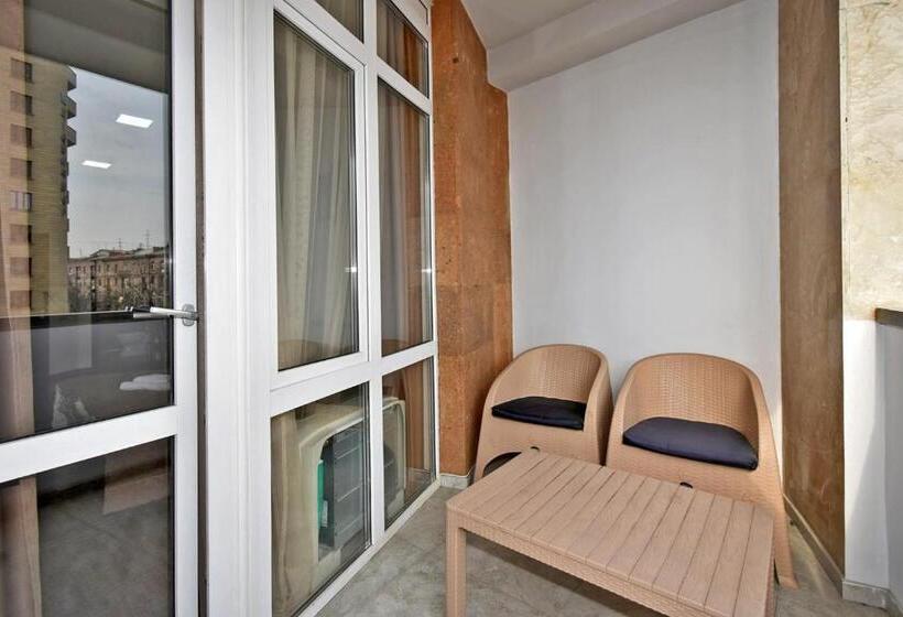 스탠다드 발코니 룸, Panorama Hotel On Baghramyan Avenue