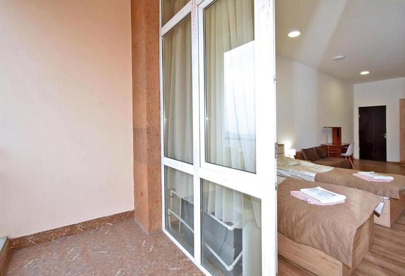 수피리어 룸 도시 전망, Panorama Hotel On Baghramyan Avenue