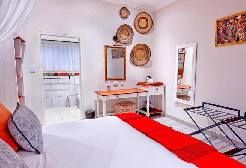 اتاق لوکس با تخت بزرگ, Pioneers