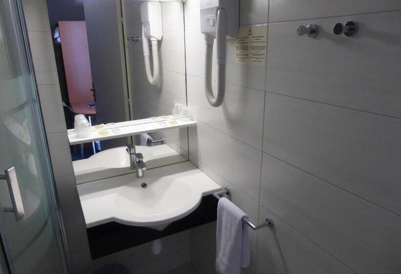 غرفة قياسية, & Restaurant Heliotel