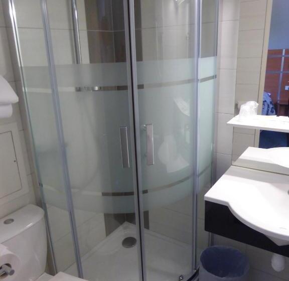 غرفة قياسية ثلاثية, & Restaurant Heliotel