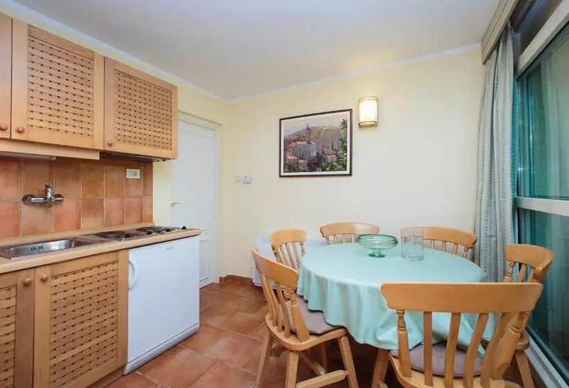 آپارتمان کلاسیک 1 خوابه, Apartments Bellevue Plava Laguna