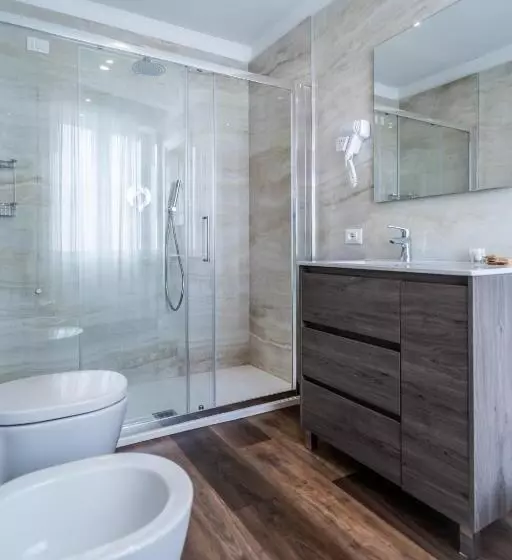 سوییت جونیور لوکس, Globo Suite Correnti Hotels