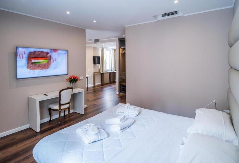 جناح جونيور إداري, Globo Suite Correnti Hotels