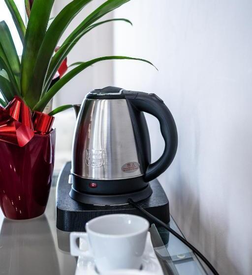 جناح جونيور إداري, Globo Suite Correnti Hotels