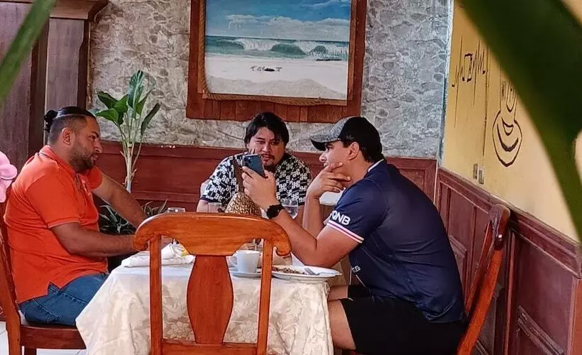 اتاق استاندارد سه نفره, Aloha
