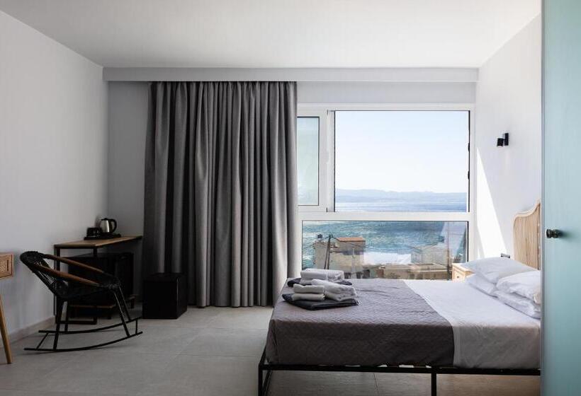 غرفة سوبيريور مطلّة علي البحر, Areti