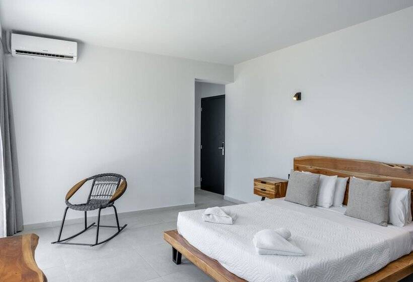 غرفة سوبيريور مطلّة علي البحر, Areti