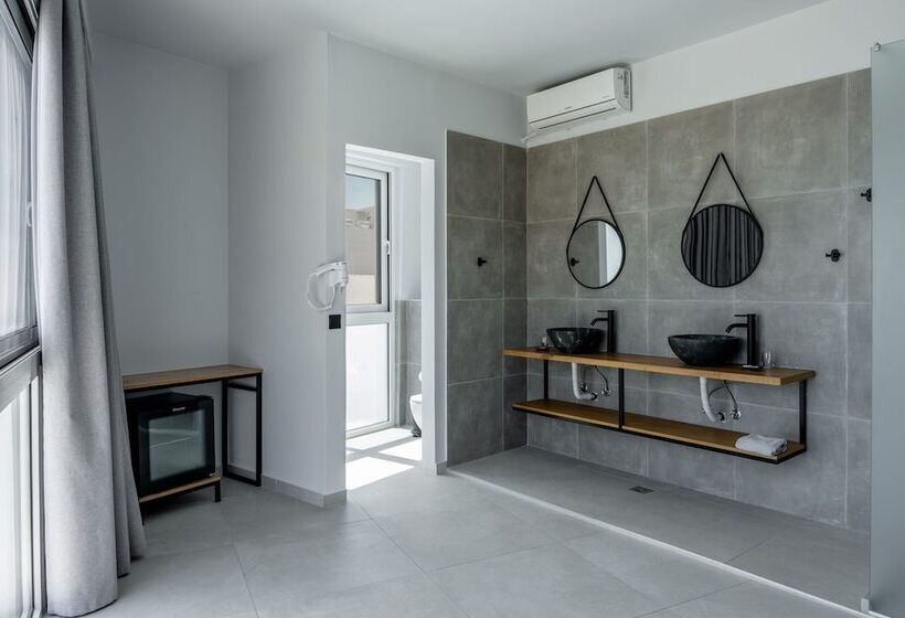 غرفة سوبيريور مطلّة علي البحر, Areti