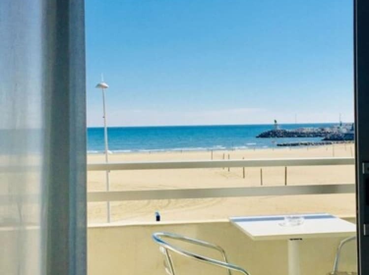 غرفة قياسية مطلّة علي البحر, Brasilia