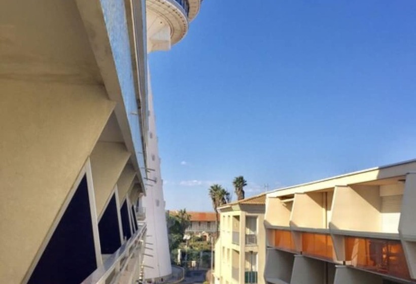 غرفة قياسية إطلالة جانبية علي البحر, Brasilia