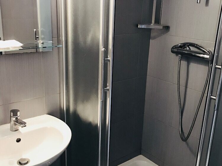 غرفة قياسية مطلة على المدينة, Brasilia