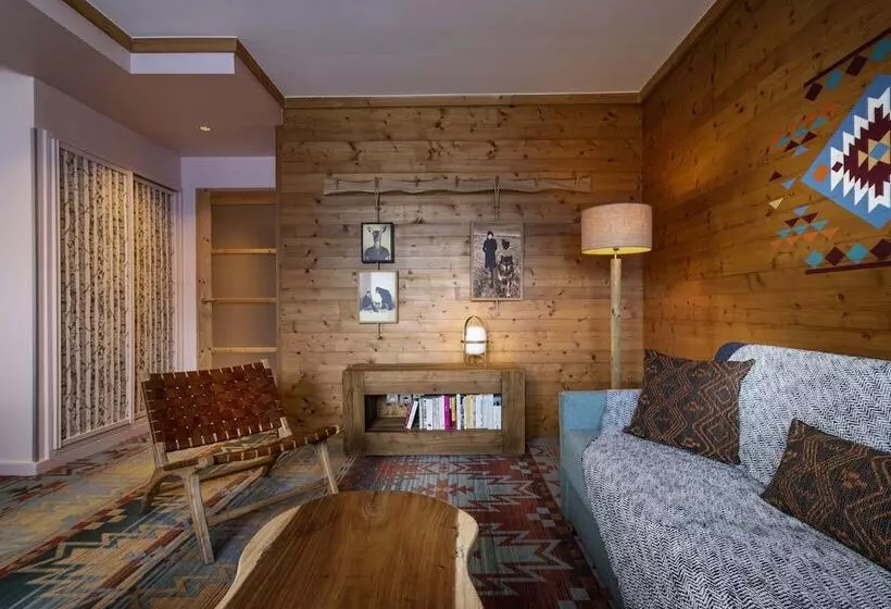 سوییت, Chalet Hotel Kaya