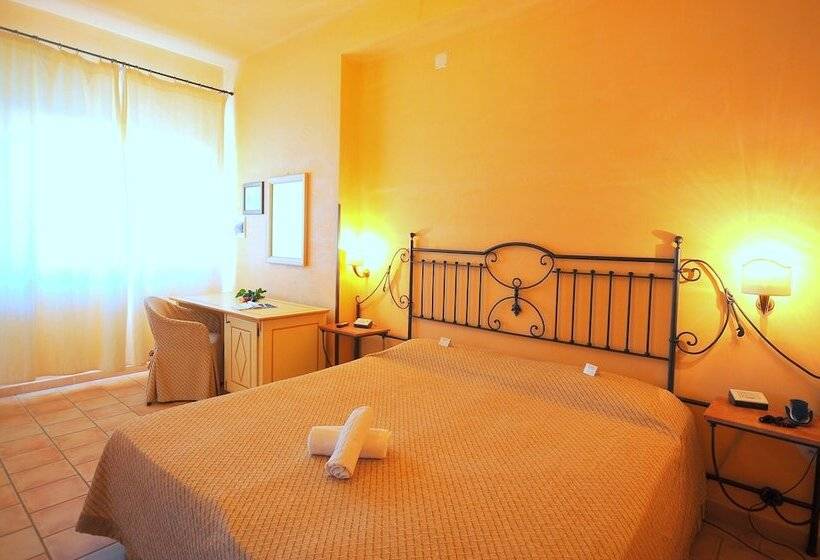 스탠다드 트리플 룸, Delfino Beach