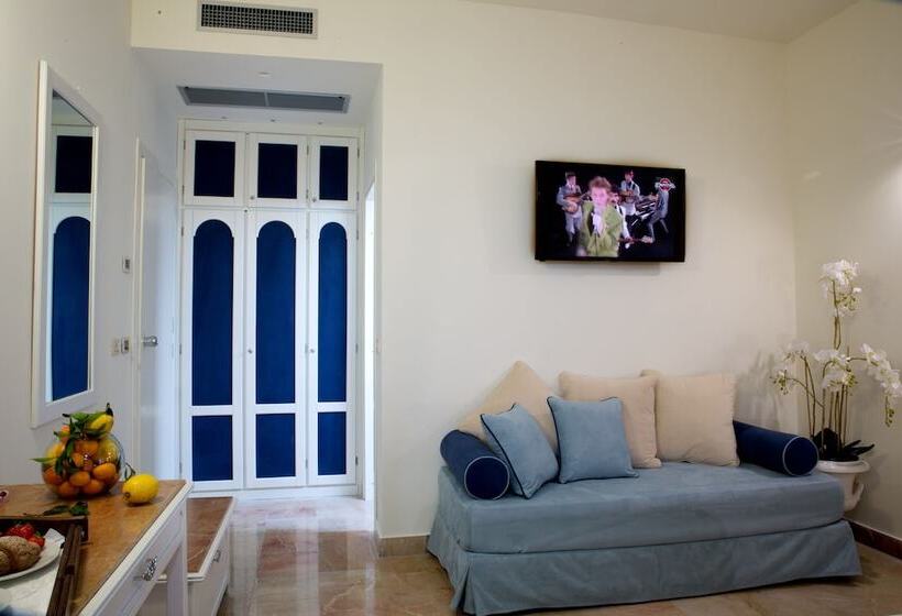 수피리어 트리플 룸, Delfino Beach