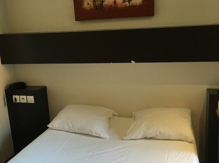 غرفة قياسية, Esplanade