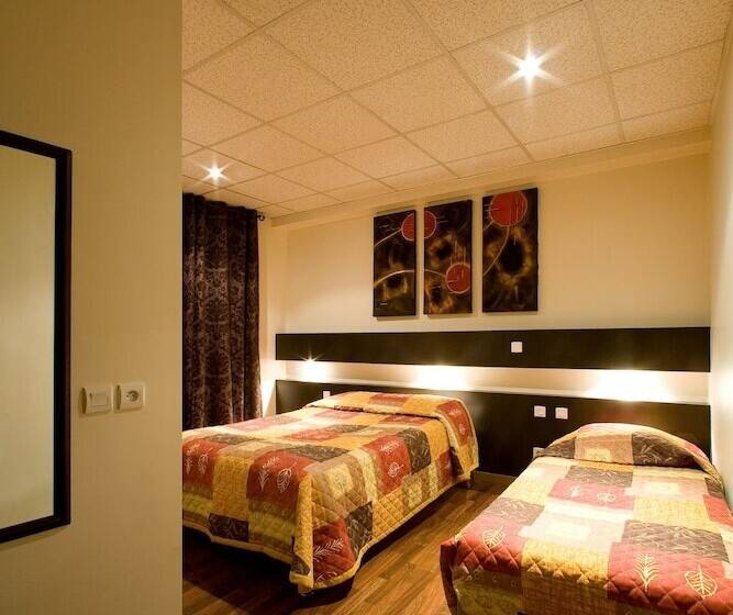 غرفة قياسية, Esplanade