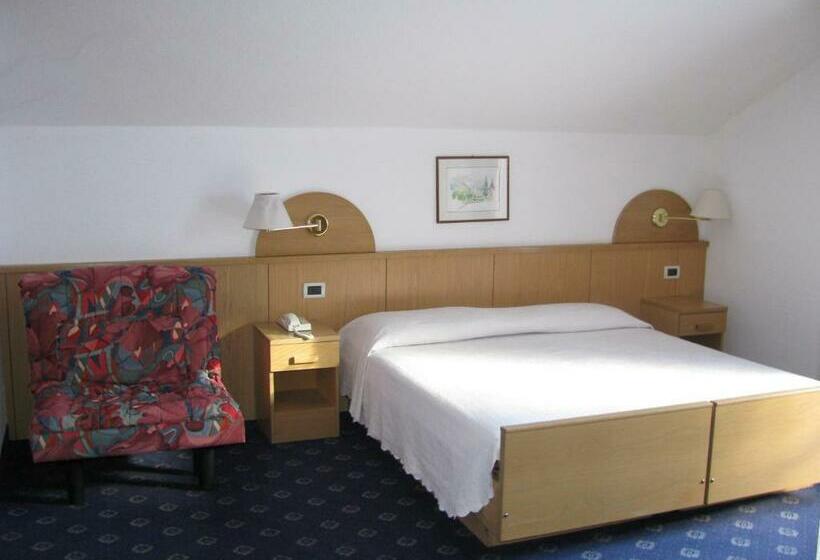 Номер Стандарт, Nès Crépes