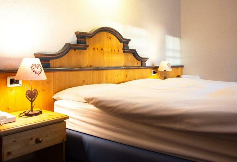 Номер Стандарт, Nès Crépes