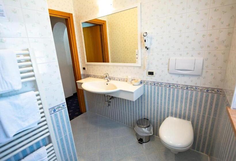 Номер Стандарт Трехместный, Nès Crépes