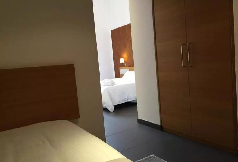 اتاق استاندارد سه نفره, Grande Albergo Alfeo