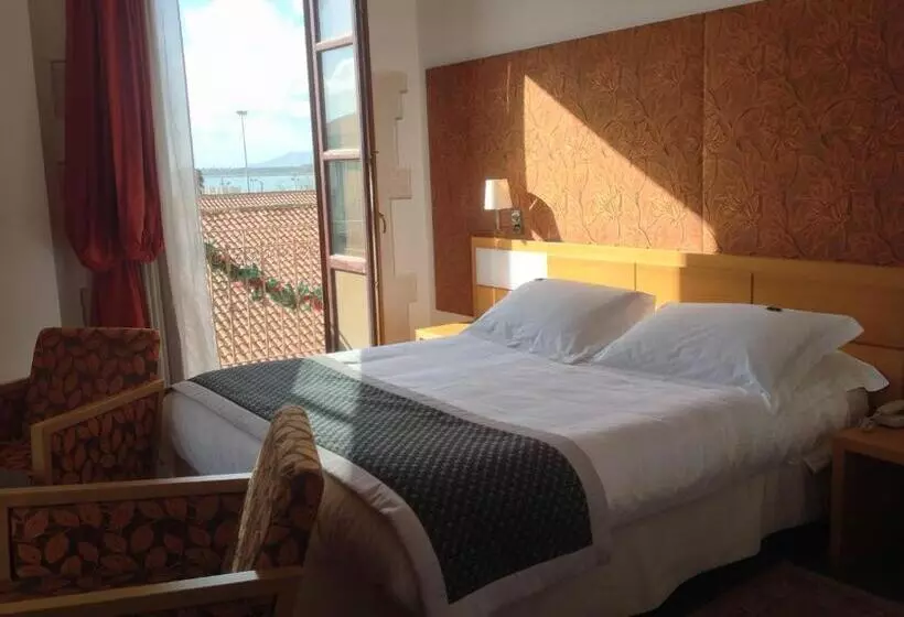 اتاق اجرایی, Grande Albergo Alfeo