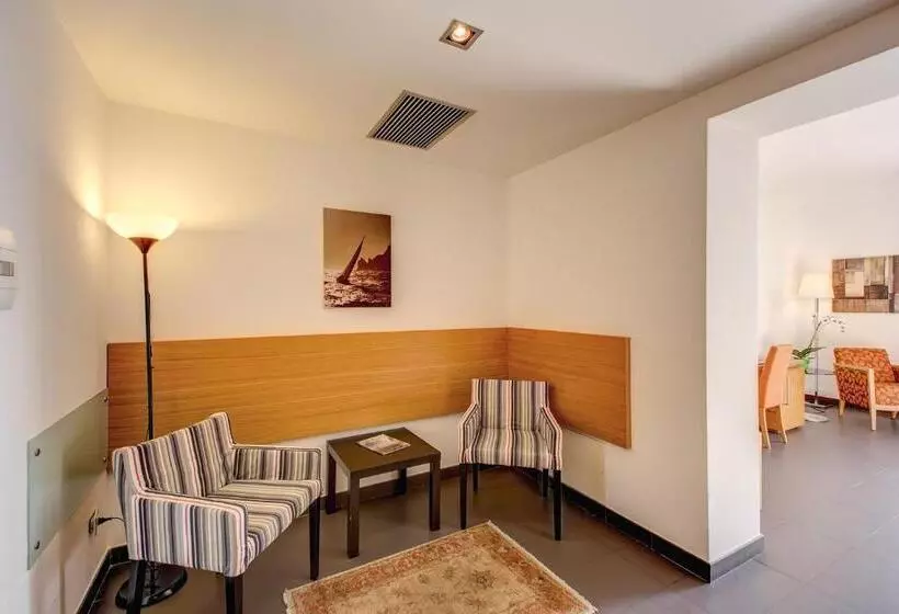 اتاق اجرایی, Grande Albergo Alfeo