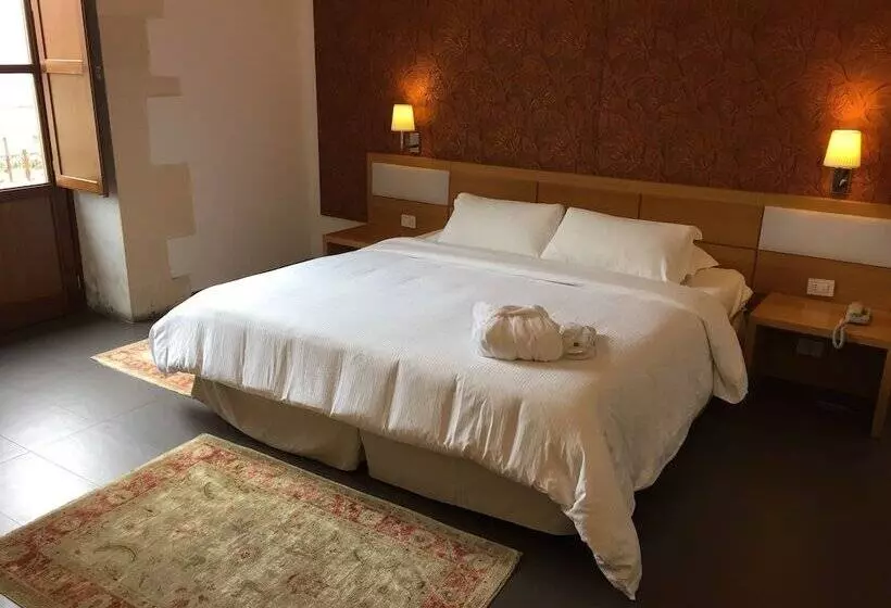 اتاق اجرایی, Grande Albergo Alfeo