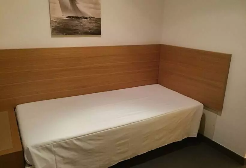 اتاق استاندارد سه نفره, Grande Albergo Alfeo