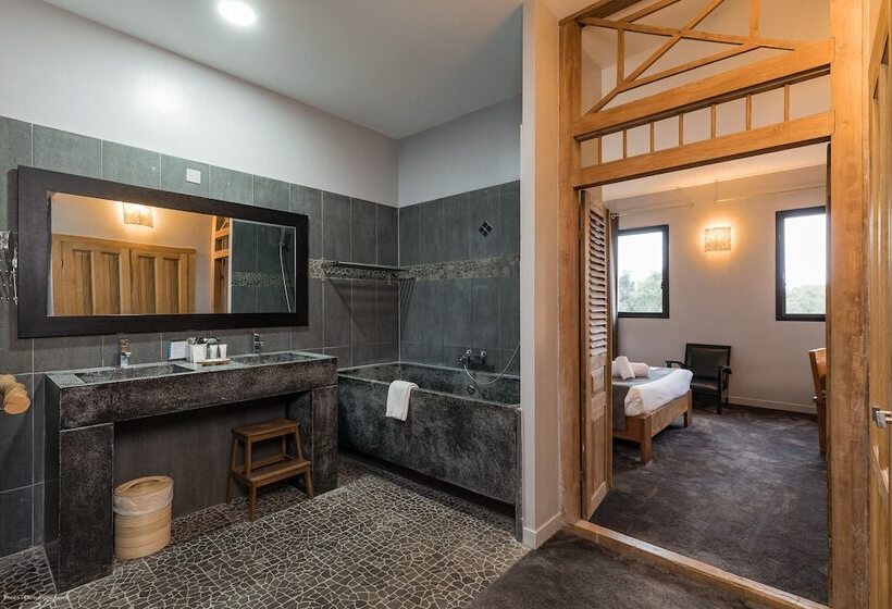 غرفة ديلوكس, Restaurant Spa Disini Montpellier Est, The Originals Relais