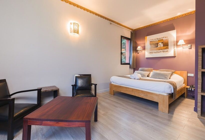 غرفة ديلوكس مزودة بتراس, Restaurant Spa Disini Montpellier Est, The Originals Relais