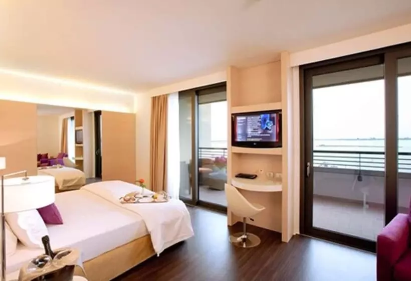 اتاق لوکس با چشم‌انداز دریا, Laguna Palace Hotel Grado