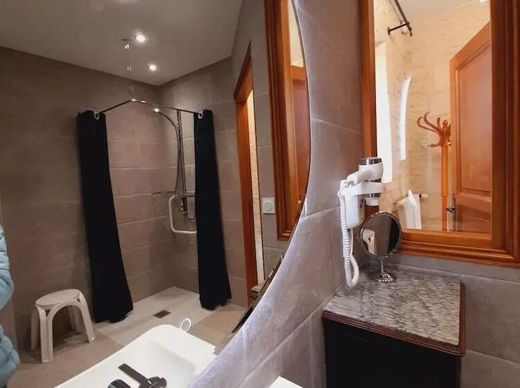 Juniorsviitti, Hôtel Le Manoir De Mathan Crépon à La Campagne 5 Mn D Arromanches Et 10 Mn De Bayeux
