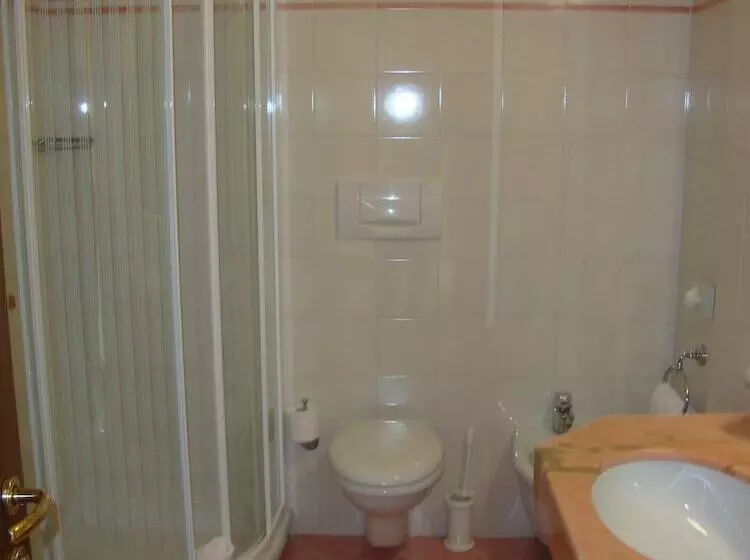 Camera Tripla Superiore, Miramonti