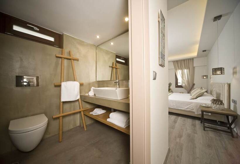 חדר סופריור לשלושה, Pepi Boutique