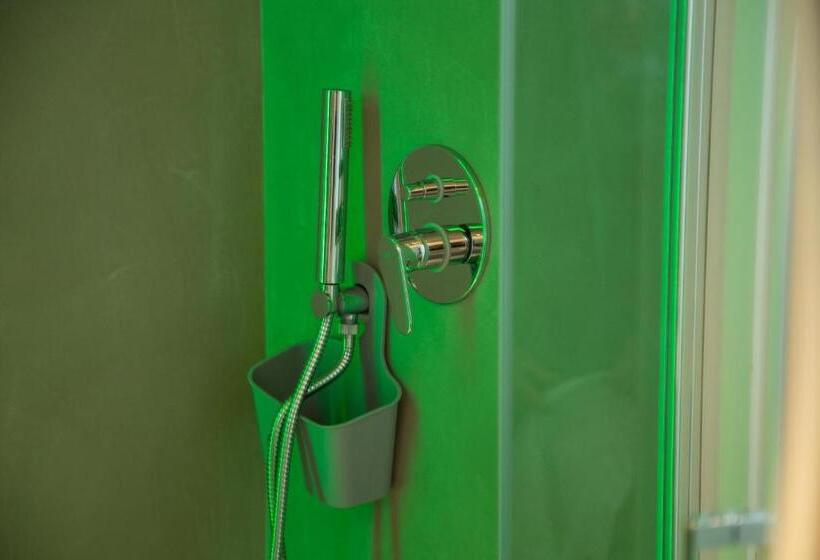 스탠다드 룸, Rex