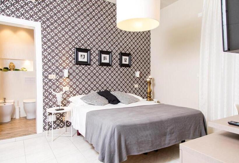 4인용 스탠다드 룸, Rex