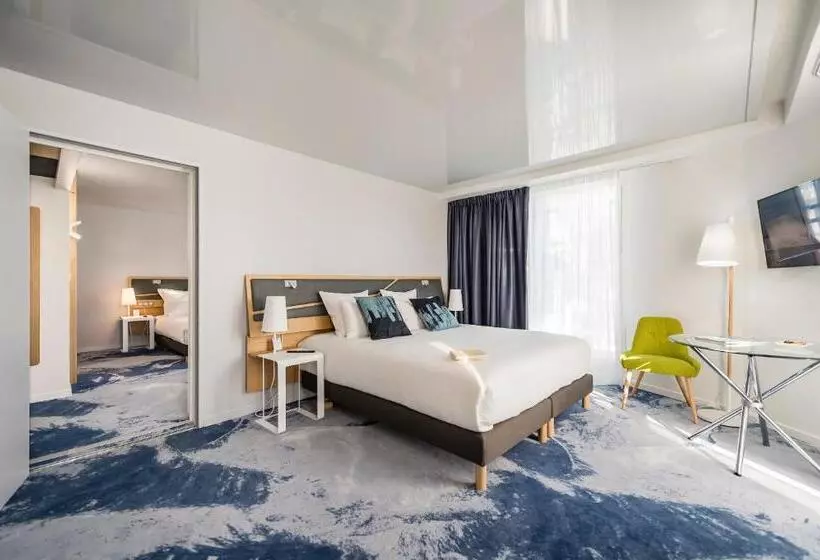 آپارتمان یک خوابه با دری مشترک که هال را جدا می کند., Seeko O Hotel Bordeaux
