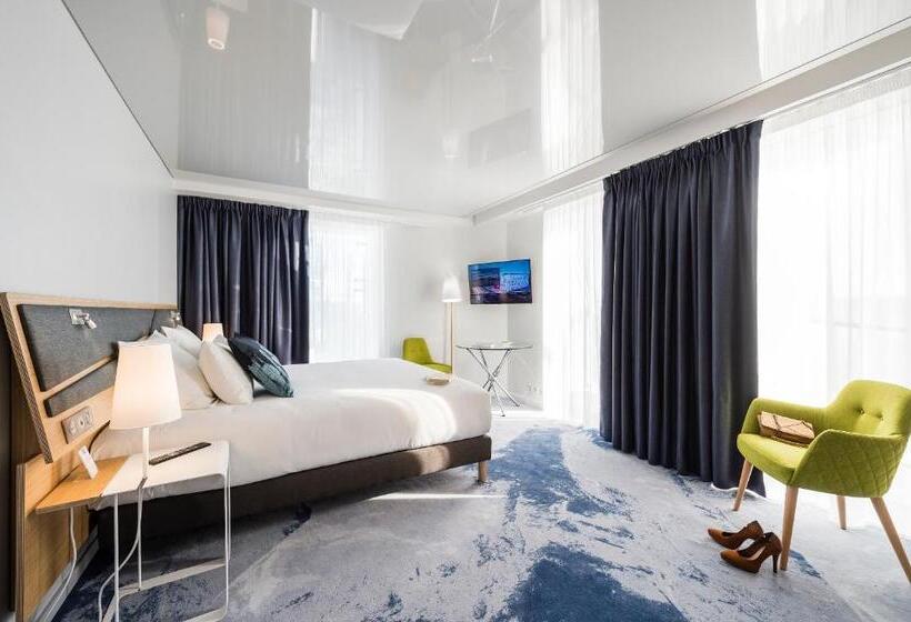 آپارتمان یک خوابه با دری مشترک که هال را جدا می کند., Seeko O Hotel Bordeaux