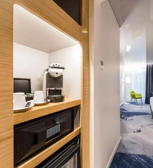 آپارتمان یک خوابه با دری مشترک که هال را جدا می کند., Seeko O Hotel Bordeaux